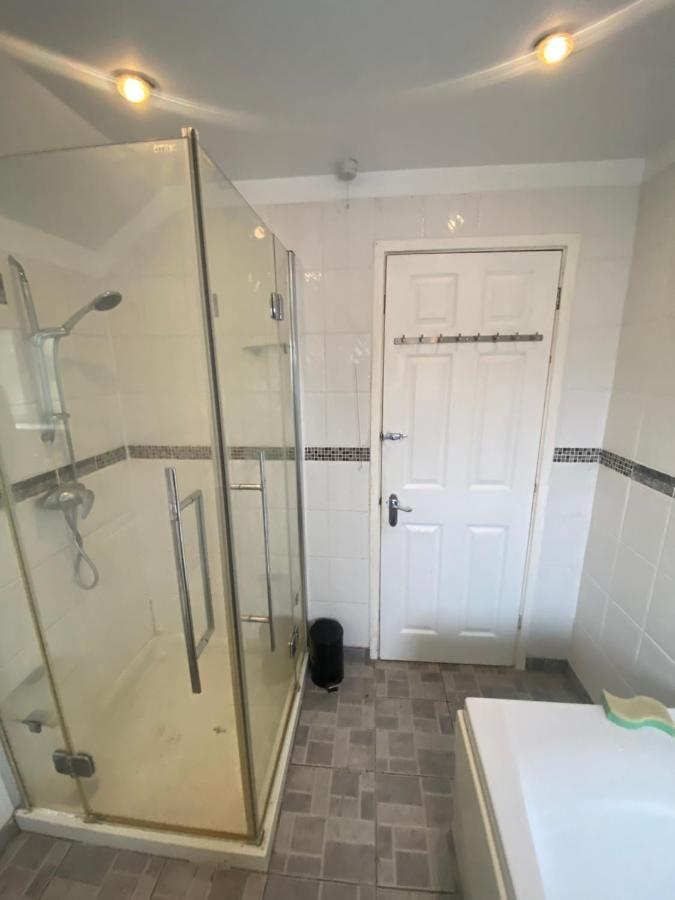 Theldon Apartment Luton  Ngoại thất bức ảnh