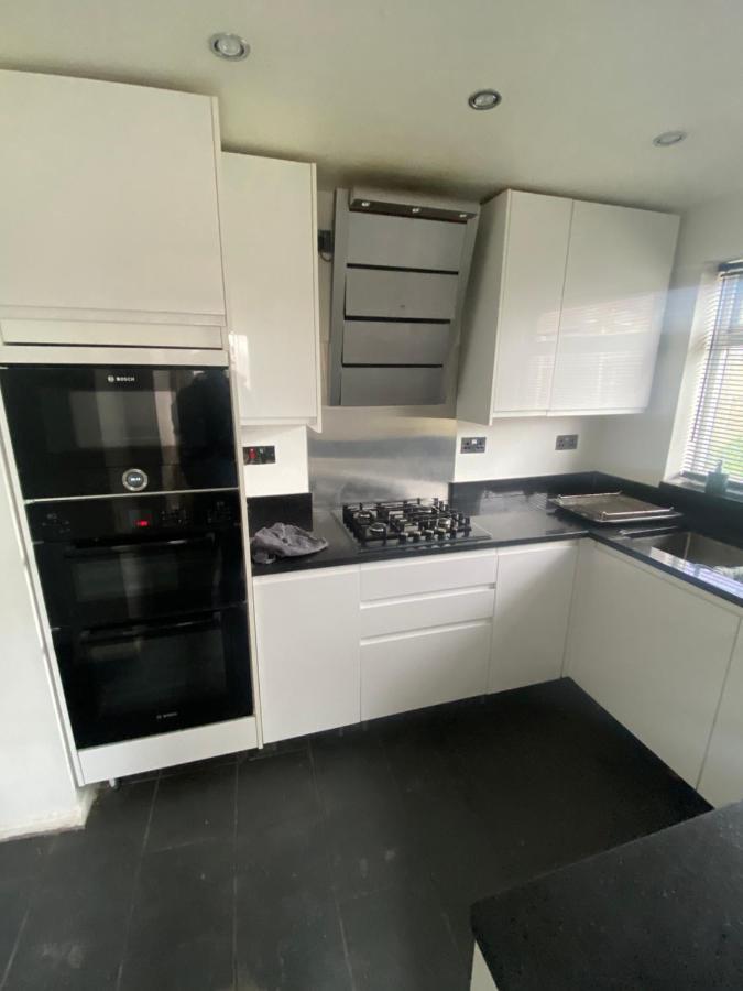 Theldon Apartment Luton  Ngoại thất bức ảnh