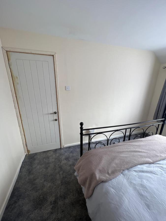 Theldon Apartment Luton  Ngoại thất bức ảnh