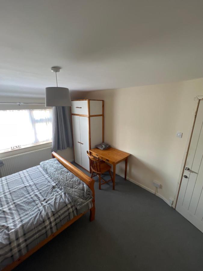 Theldon Apartment Luton  Ngoại thất bức ảnh