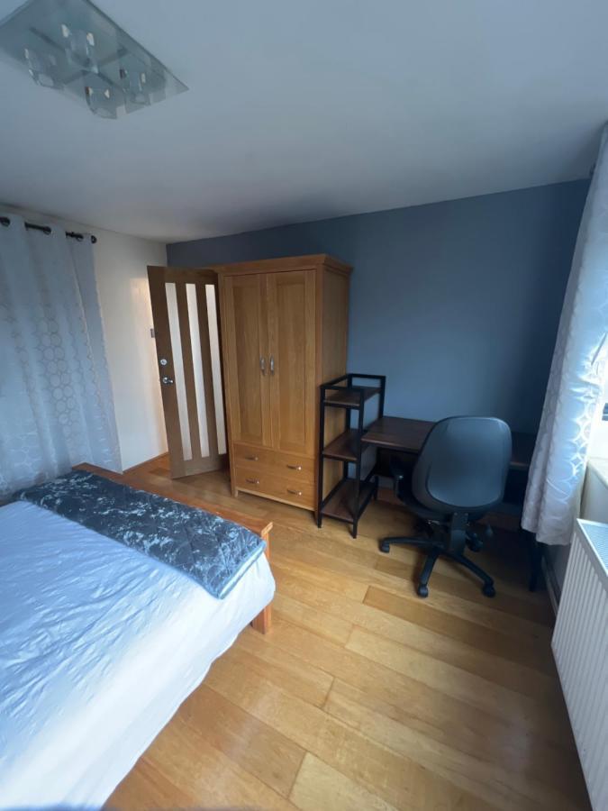 Theldon Apartment Luton  Ngoại thất bức ảnh